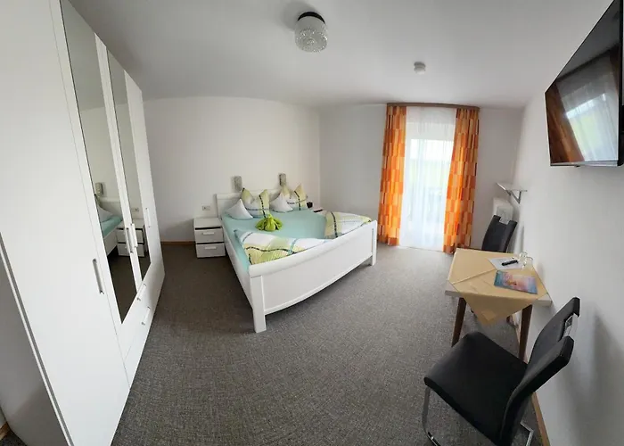 Haus Am Waldrand בית הארחה 3*
