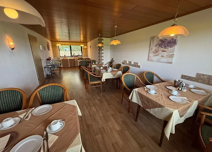 בית הארחה Haus Am Waldrand 3*
