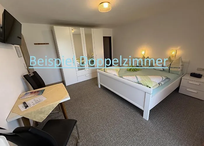 Haus Am Waldrand בית הארחה